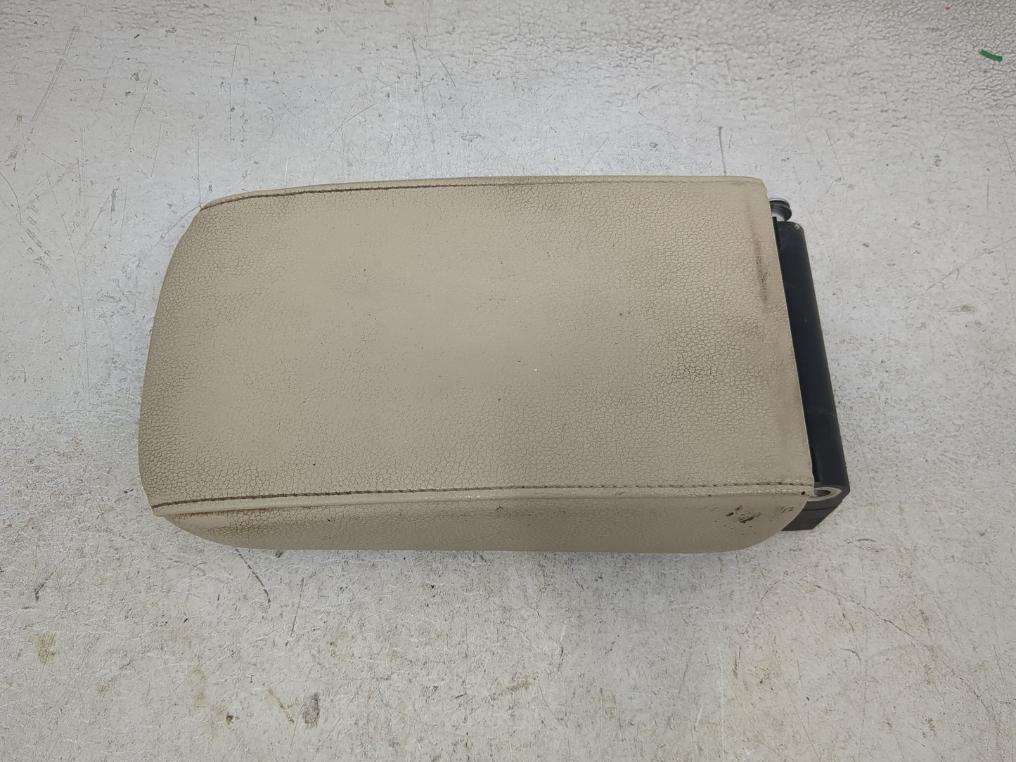 2015 Volkswagen Jetta Center Console Armrest Cover Lid Fits OEM Used Auto Parts - Oemusedautoparts1.com