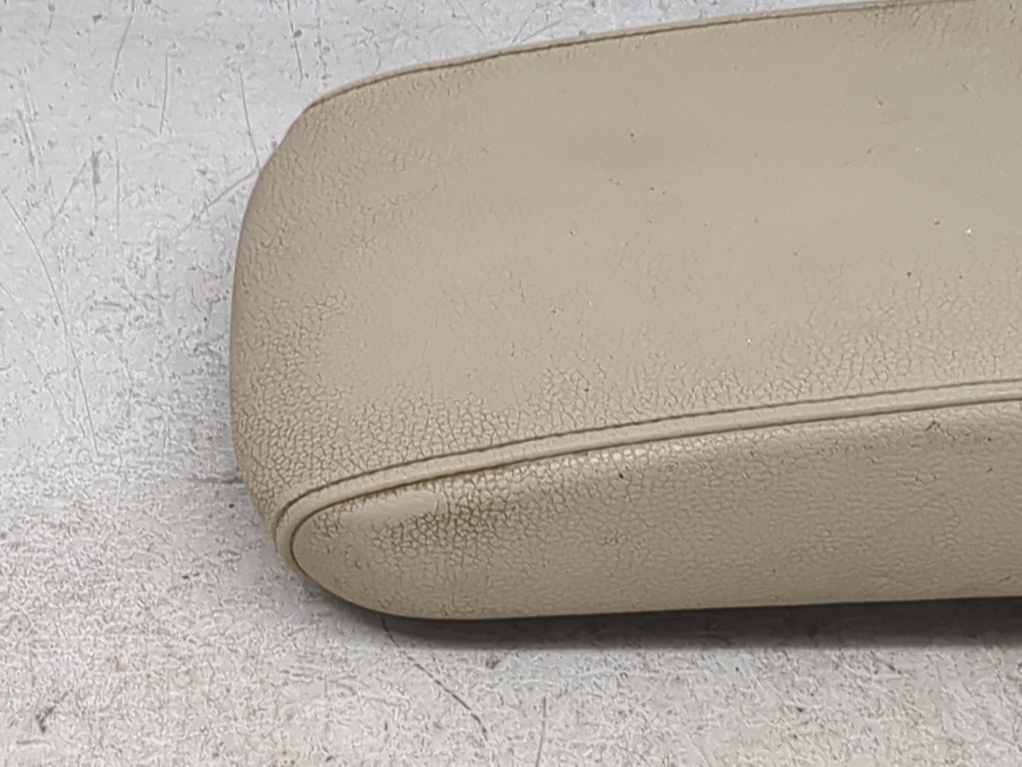 2015 Volkswagen Jetta Center Console Armrest Cover Lid Fits OEM Used Auto Parts - Oemusedautoparts1.com