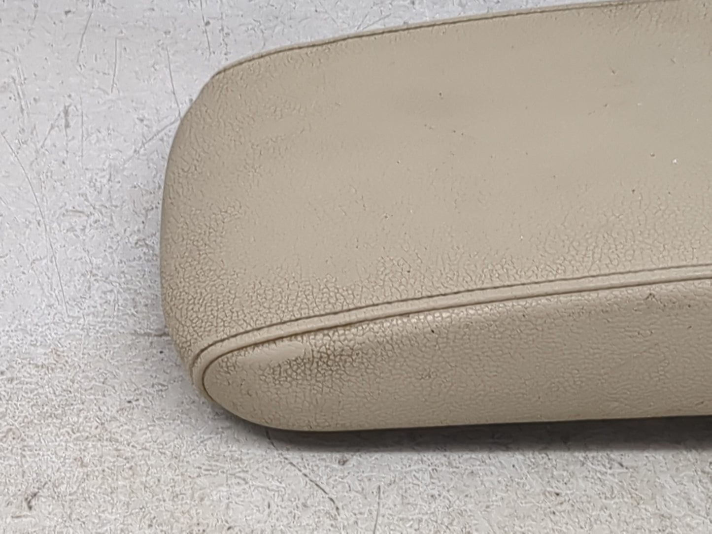 2015 Volkswagen Jetta Center Console Armrest Cover Lid Fits OEM Used Auto Parts - Oemusedautoparts1.com
