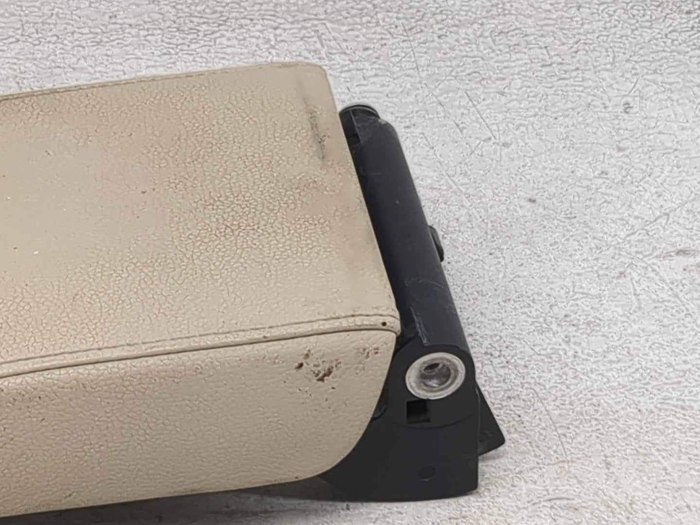 2015 Volkswagen Jetta Center Console Armrest Cover Lid Fits OEM Used Auto Parts - Oemusedautoparts1.com