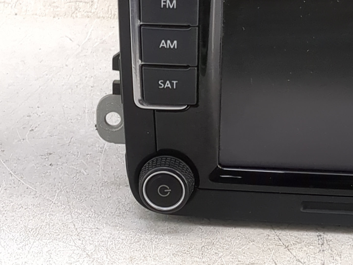 2012-2017 Volkswagen Jetta Radio AM FM Cd Player Receiver Replacement P/N:1K0035188H 28463401 Fits OEM Used Auto Parts - Oem
