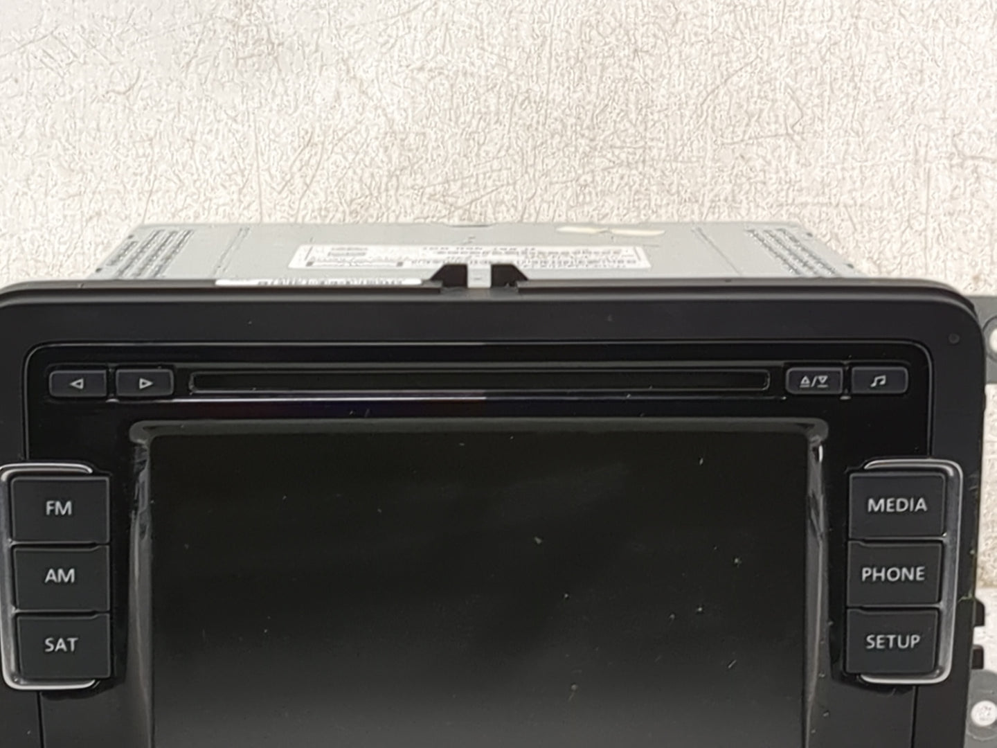 2012-2017 Volkswagen Jetta Radio AM FM Cd Player Receiver Replacement P/N:1K0035188H 28463401 Fits OEM Used Auto Parts - Oem