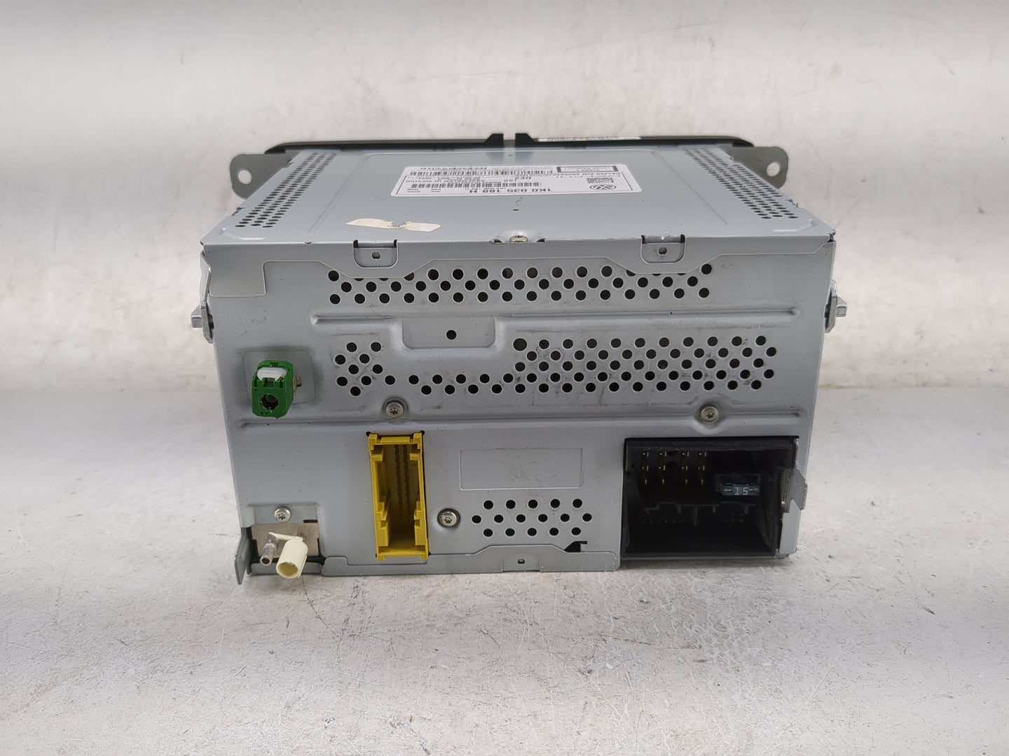 2012-2017 Volkswagen Jetta Radio AM FM Cd Player Receiver Replacement P/N:1K0035188H 28463401 Fits OEM Used Auto Parts - Oem