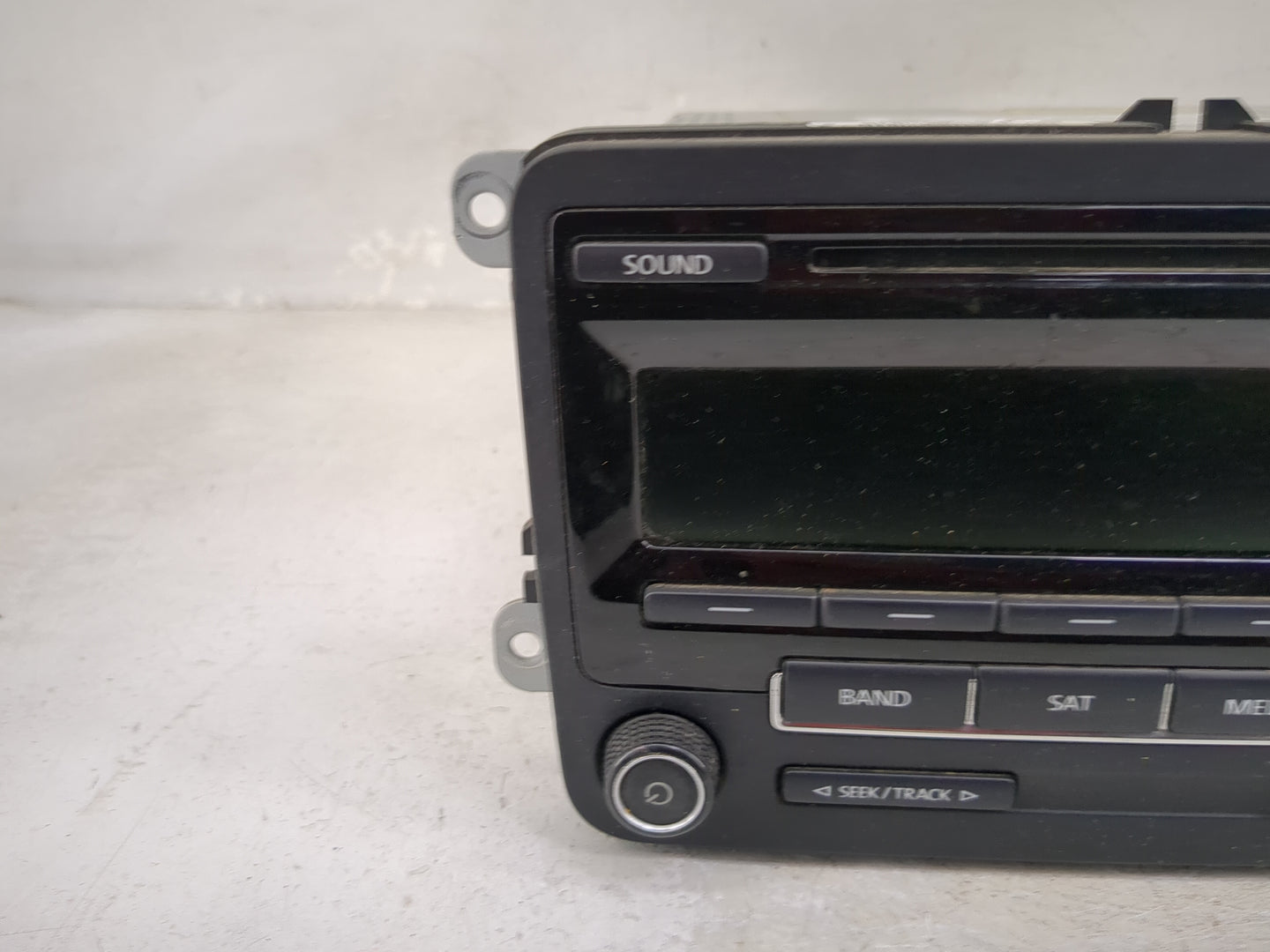 2015-2017 Volkswagen Jetta Radio AM FM Cd Player Receiver Replacement P/N:1K0035164J 28438047 Fits Fits 2015 2016 2017 OEM U