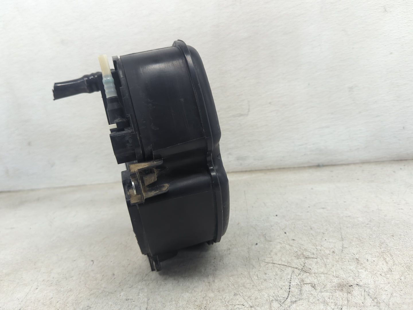 2015 Volkswagen Jetta Fuel Vapor Charcoal Canister 1479527 - Oemusedautoparts1.com