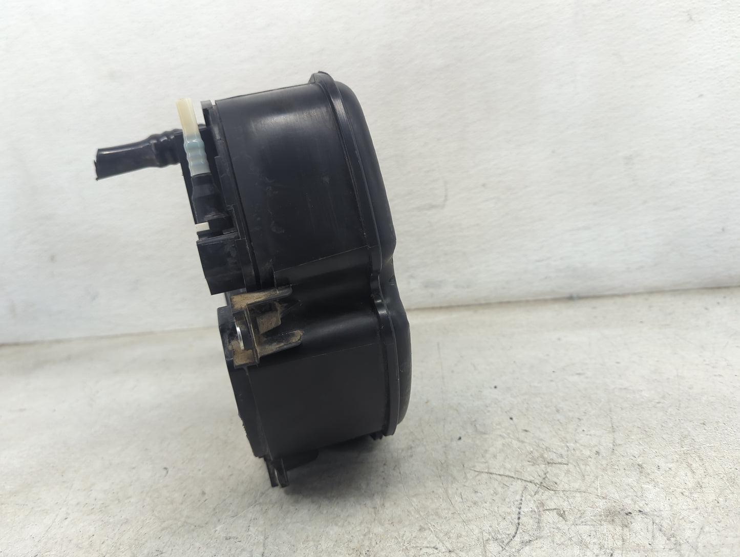 2015 Volkswagen Jetta Fuel Vapor Charcoal Canister 1479527 - Oemusedautoparts1.com