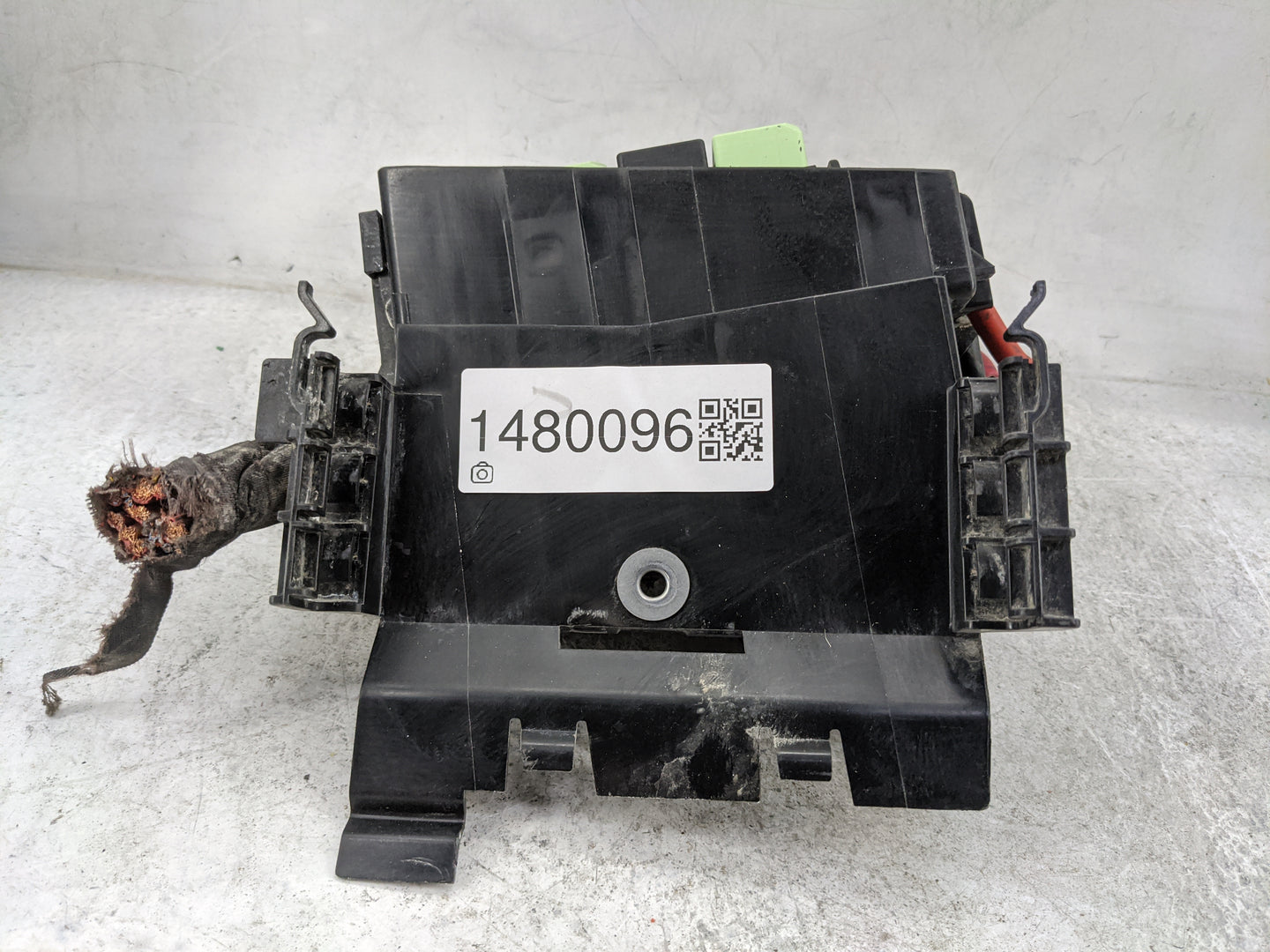 2015-2018 Volkswagen Jetta Fusebox Fuse Box Panel Relay Module P/N:4H0951253 Fits Fits 2015 2016 2017 2018 OEM Used Auto Par