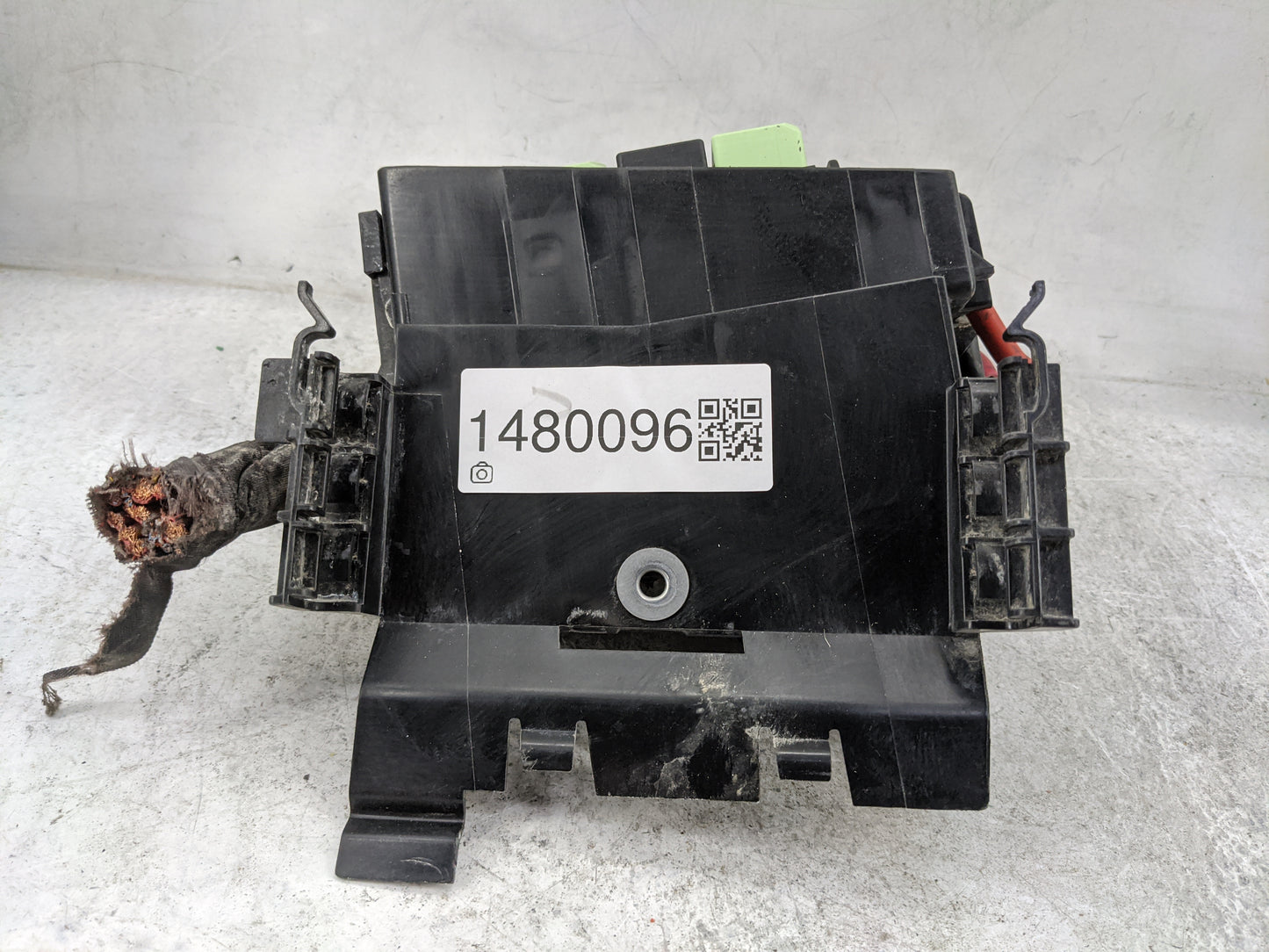 2015-2018 Volkswagen Jetta Fusebox Fuse Box Panel Relay Module P/N:4H0951253 Fits Fits 2015 2016 2017 2018 OEM Used Auto Par