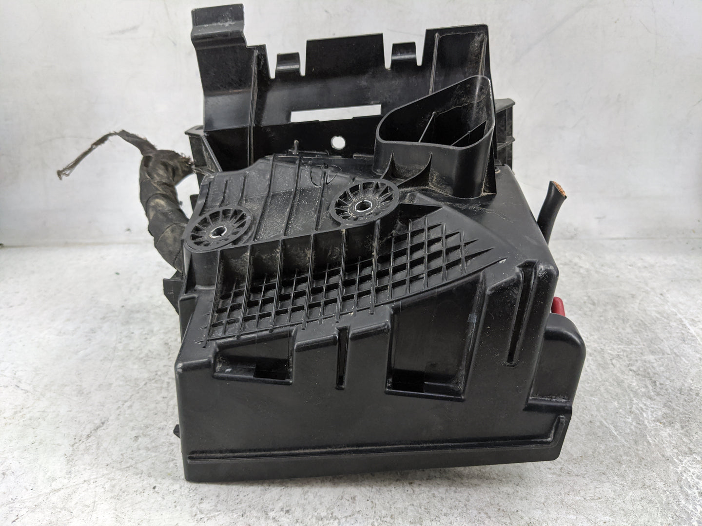 2015-2018 Volkswagen Jetta Fusebox Fuse Box Panel Relay Module P/N:4H0951253 Fits Fits 2015 2016 2017 2018 OEM Used Auto Par