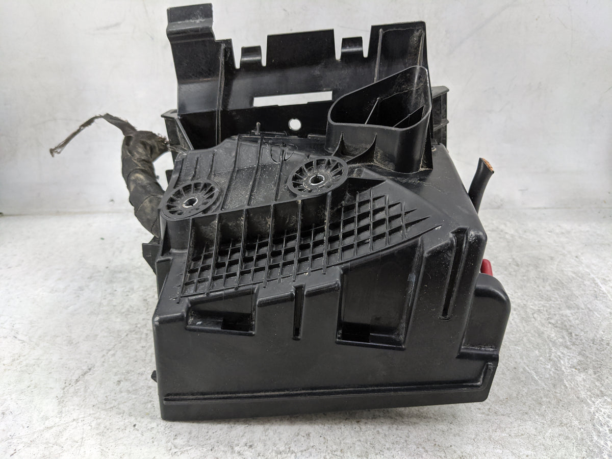2015-2018 Volkswagen Jetta Fusebox Fuse Box Panel Relay Module P/N:4H0951253 Fits Fits 2015 2016 2017 2018 OEM Used Auto Par