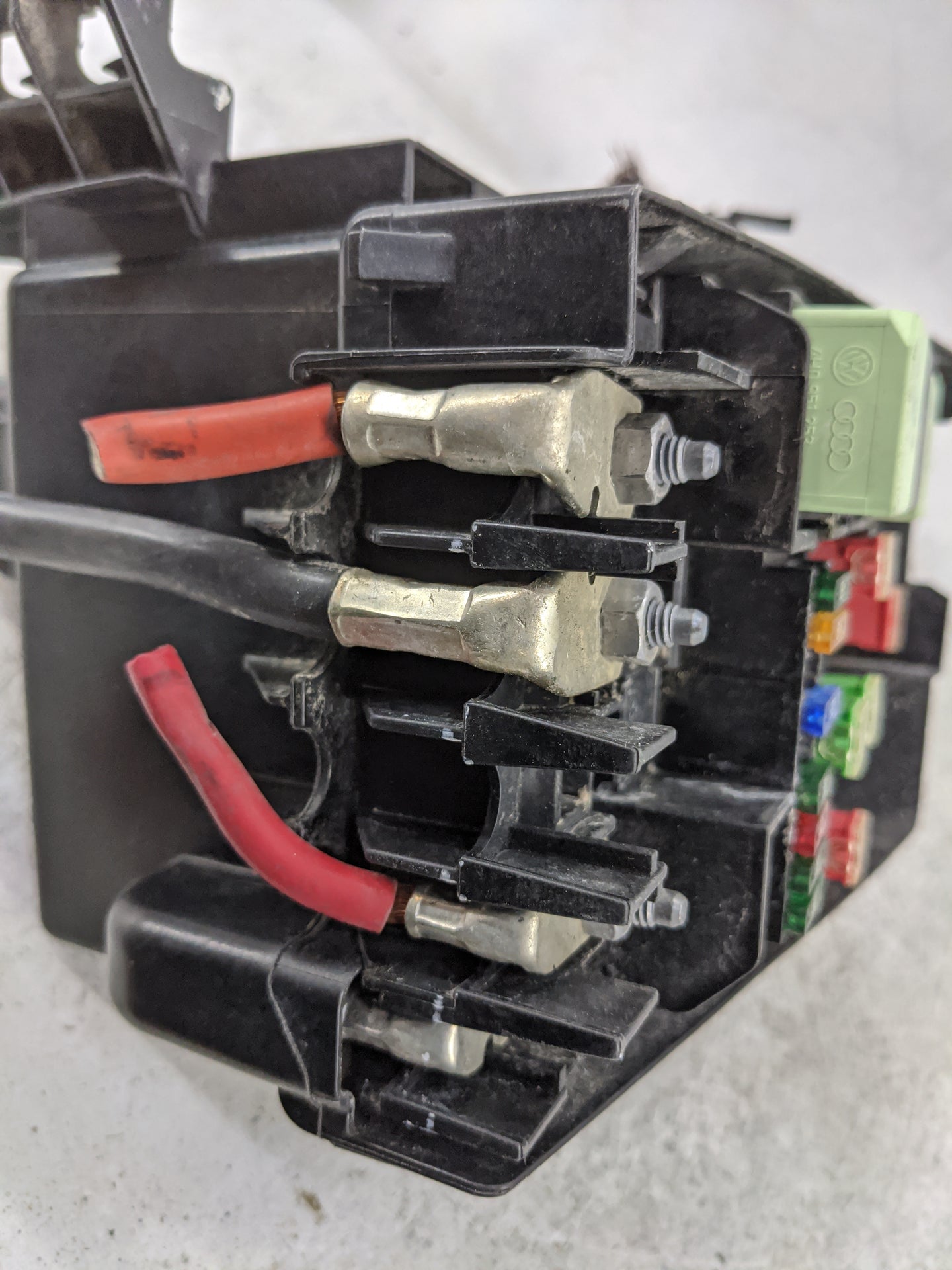 2015-2018 Volkswagen Jetta Fusebox Fuse Box Panel Relay Module P/N:4H0951253 Fits Fits 2015 2016 2017 2018 OEM Used Auto Par