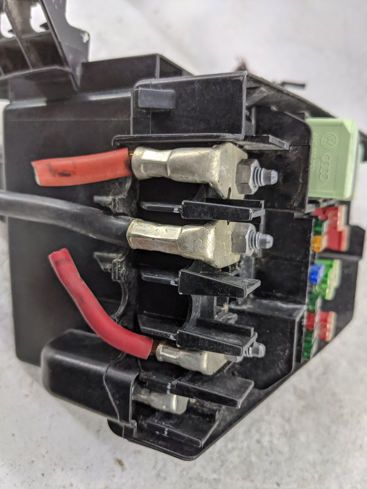 2015-2018 Volkswagen Jetta Fusebox Fuse Box Panel Relay Module P/N:4H0951253 Fits Fits 2015 2016 2017 2018 OEM Used Auto Par