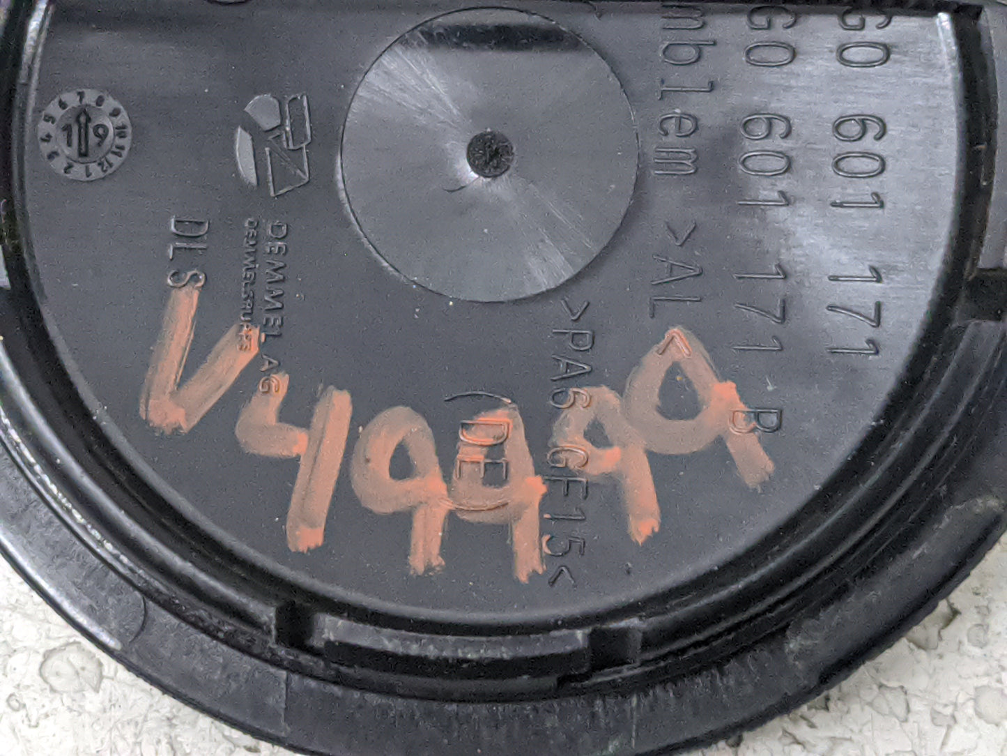 2015 Volkswagen Jetta Rim Wheel Center Cap 1481040 - Oemusedautoparts1.com