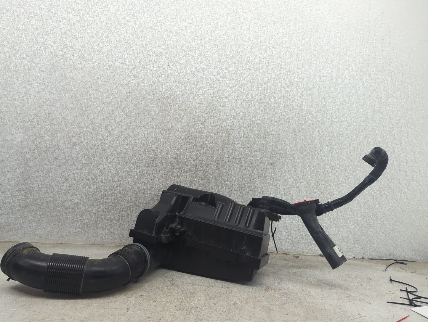 2013-2018 Volkswagen Jetta Air Cleaner Intake-duct Hose Tube 1481104 - Oemusedautoparts1.com