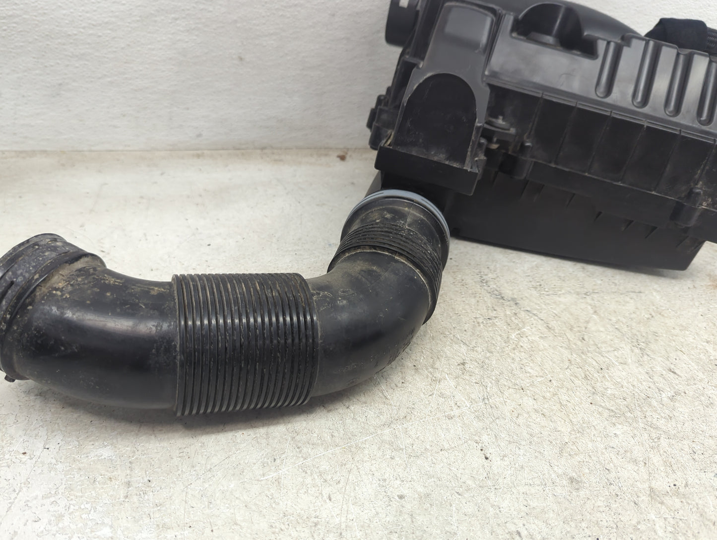2013-2018 Volkswagen Jetta Air Cleaner Intake-duct Hose Tube 1481104 - Oemusedautoparts1.com
