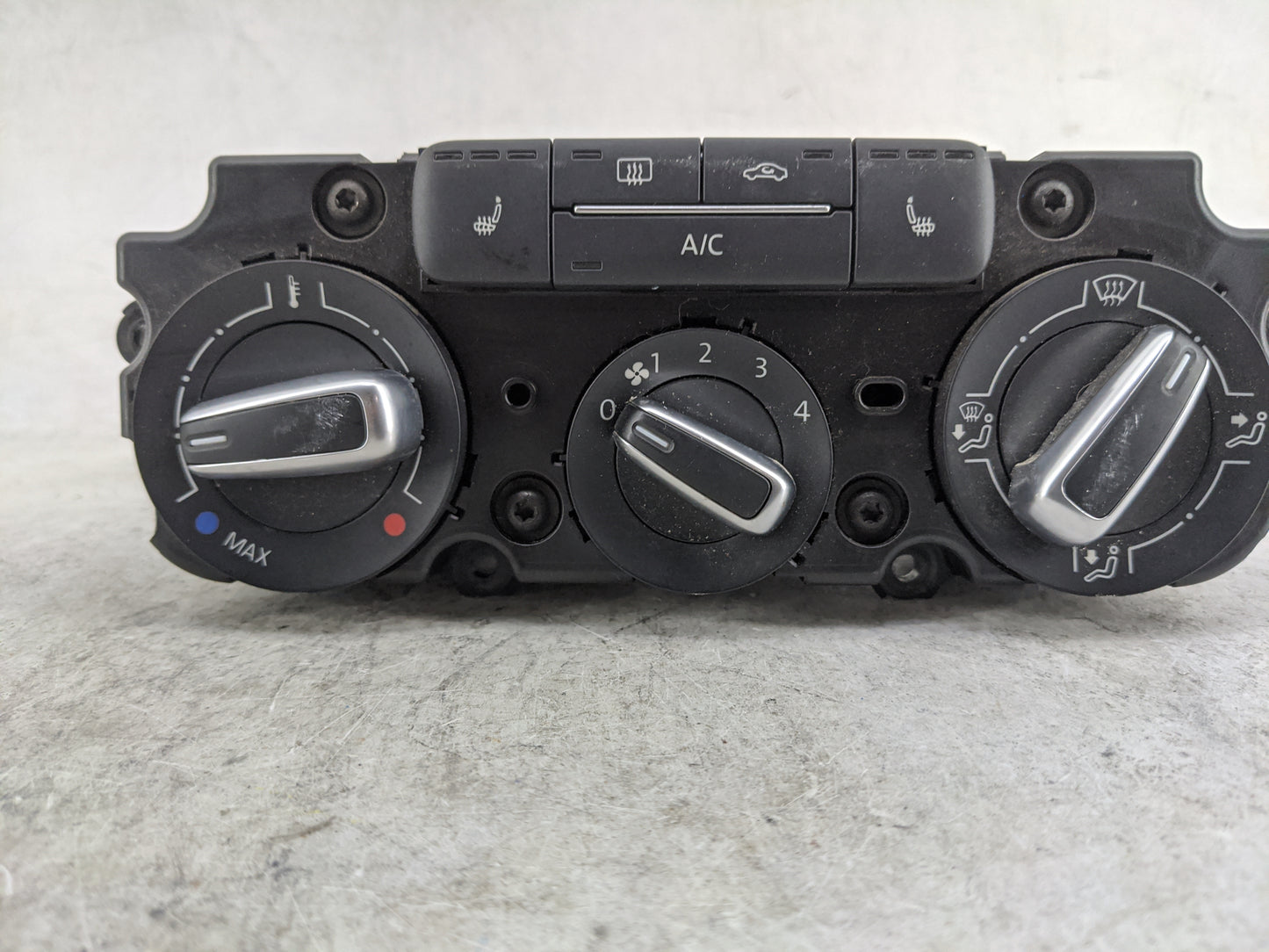 2015-2018 Volkswagen Jetta Climate Control Module Temperature AC/Heater Replacement P/N:5C1819045 90151-736/0000 Fits OEM Us