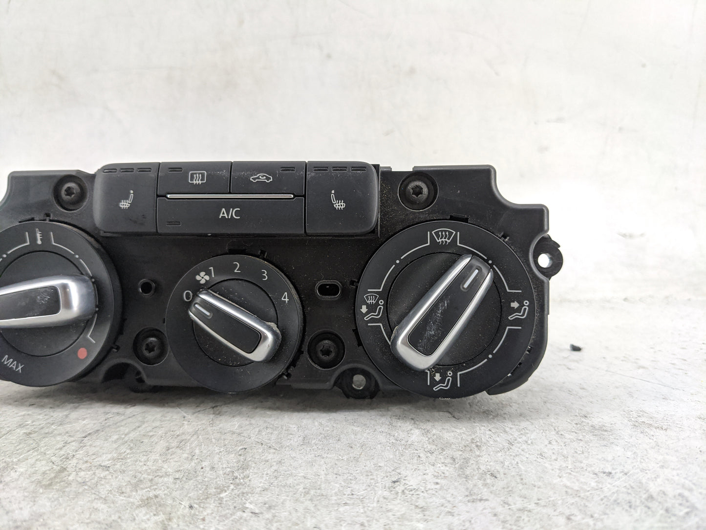 2015-2018 Volkswagen Jetta Climate Control Module Temperature AC/Heater Replacement P/N:5C1819045 90151-736/0000 Fits OEM Us