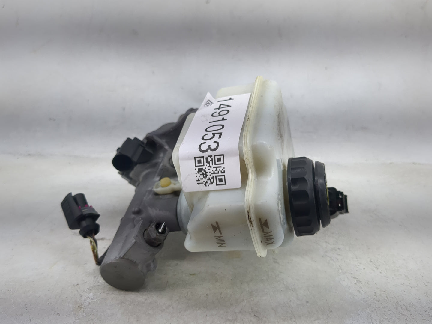 2009-2018 Volkswagen Jetta Brake Master Cylinder 1491053 - Oemusedautoparts1.com