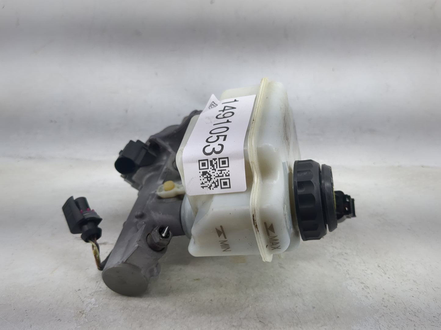2009-2018 Volkswagen Jetta Brake Master Cylinder 1491053 - Oemusedautoparts1.com