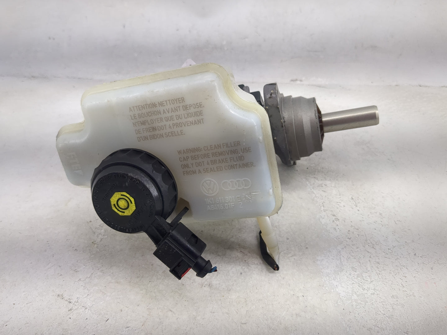 2009-2018 Volkswagen Jetta Brake Master Cylinder 1491053 - Oemusedautoparts1.com