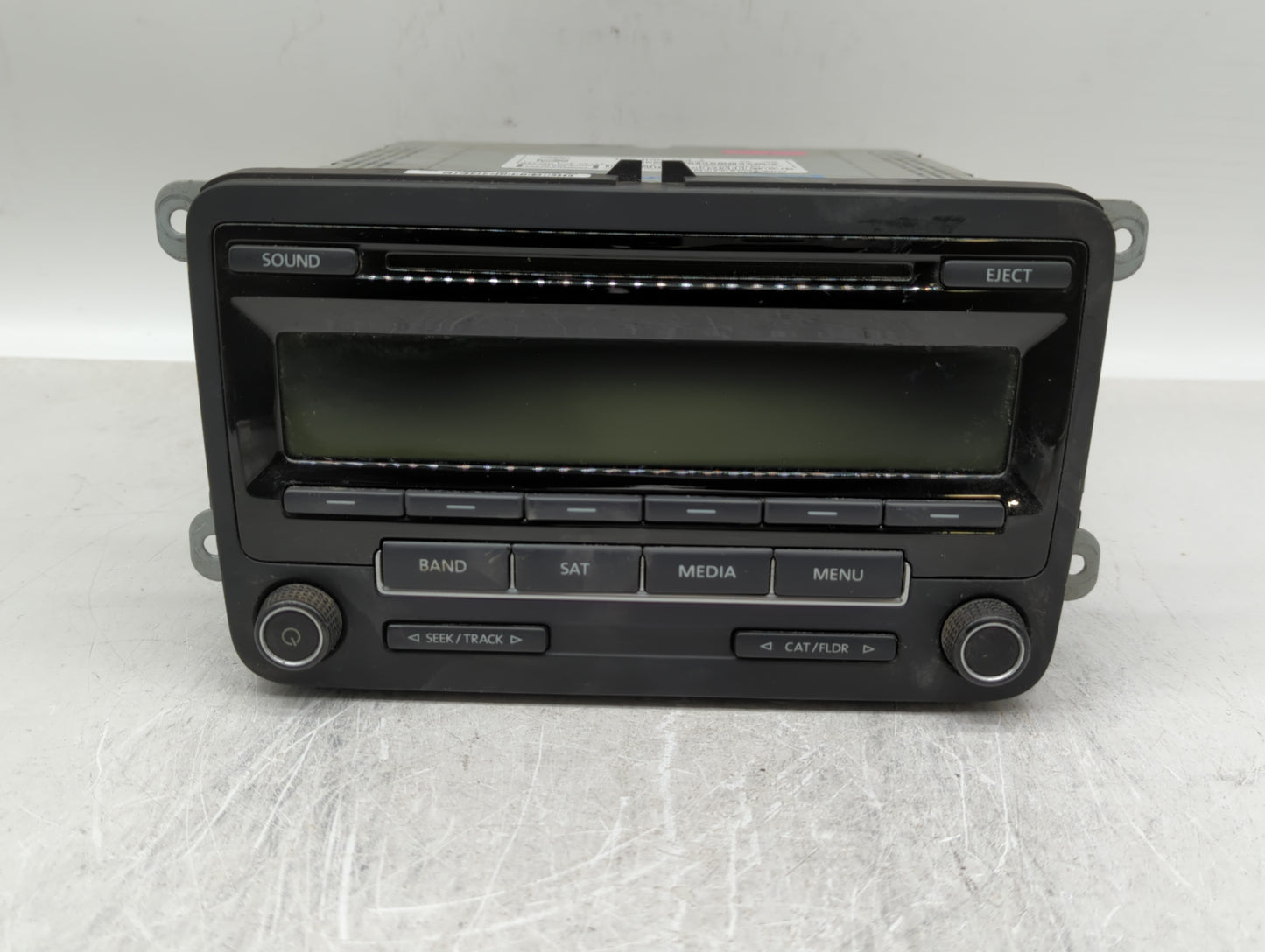 2015-2017 Volkswagen Jetta Am Fm Cd Player Radio Receiver - Oemusedautoparts1.com