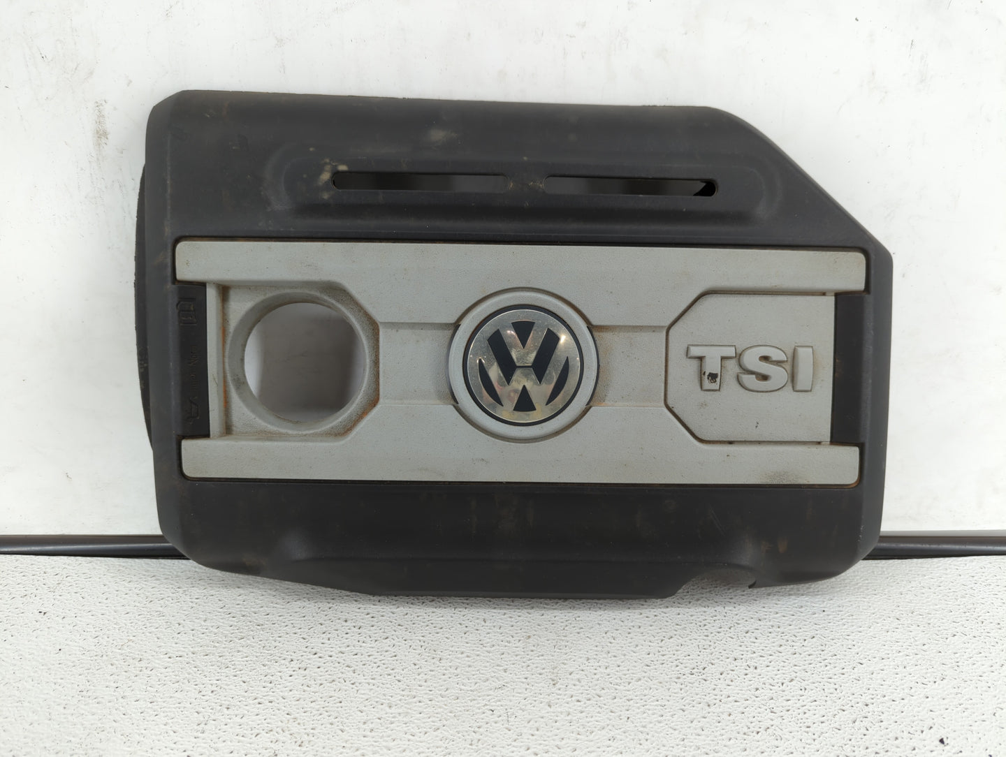 2015 Volkswagen Jetta Engine Cover - Oemusedautoparts1.com