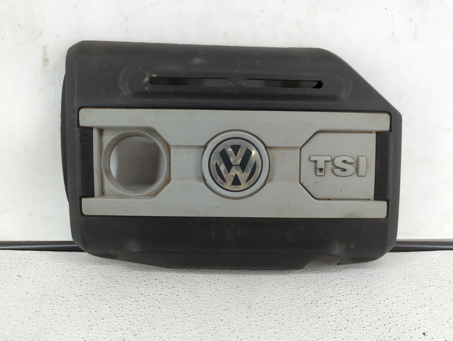 2015 Volkswagen Jetta Engine Cover - Oemusedautoparts1.com