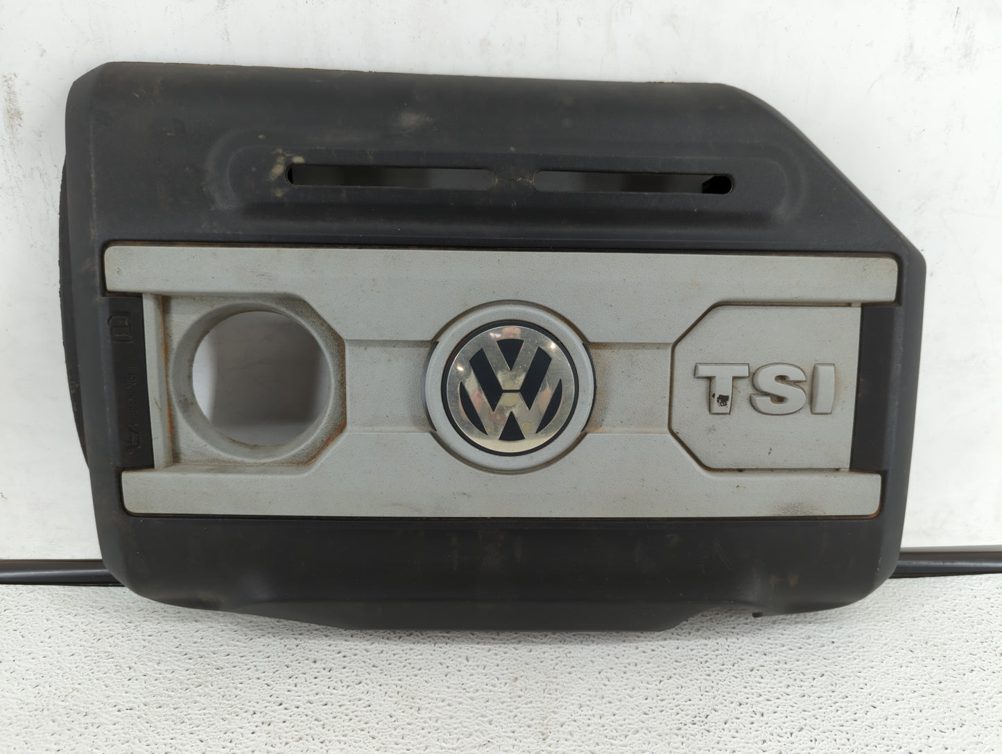 2015 Volkswagen Jetta Engine Cover - Oemusedautoparts1.com