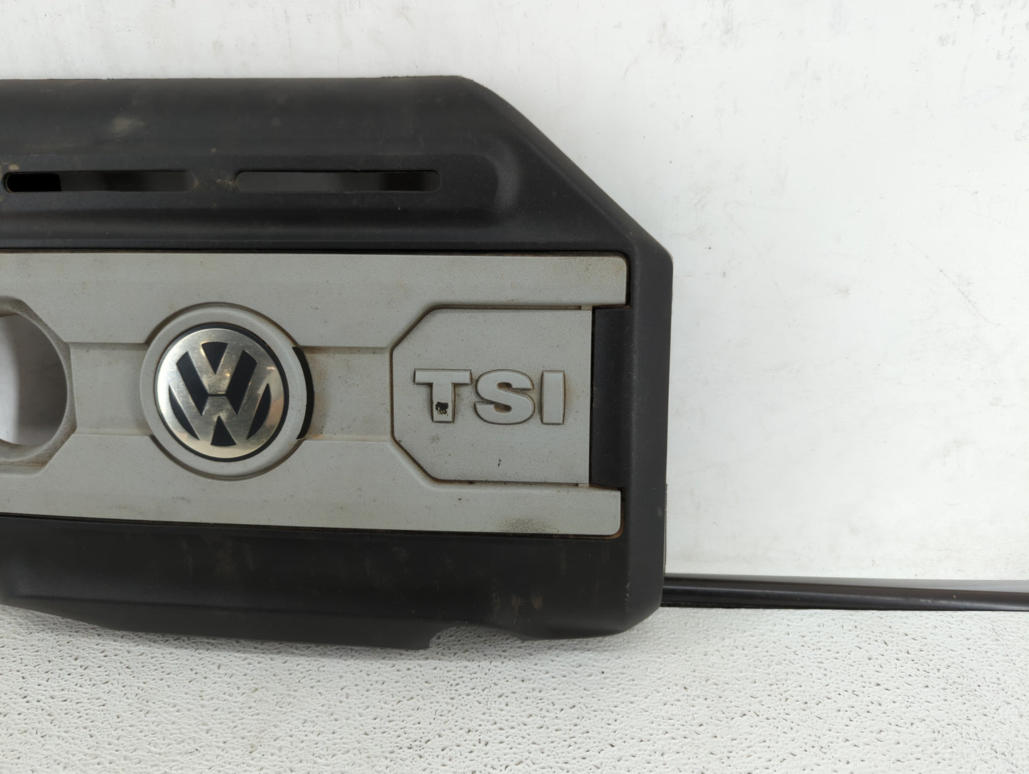 2015 Volkswagen Jetta Engine Cover - Oemusedautoparts1.com