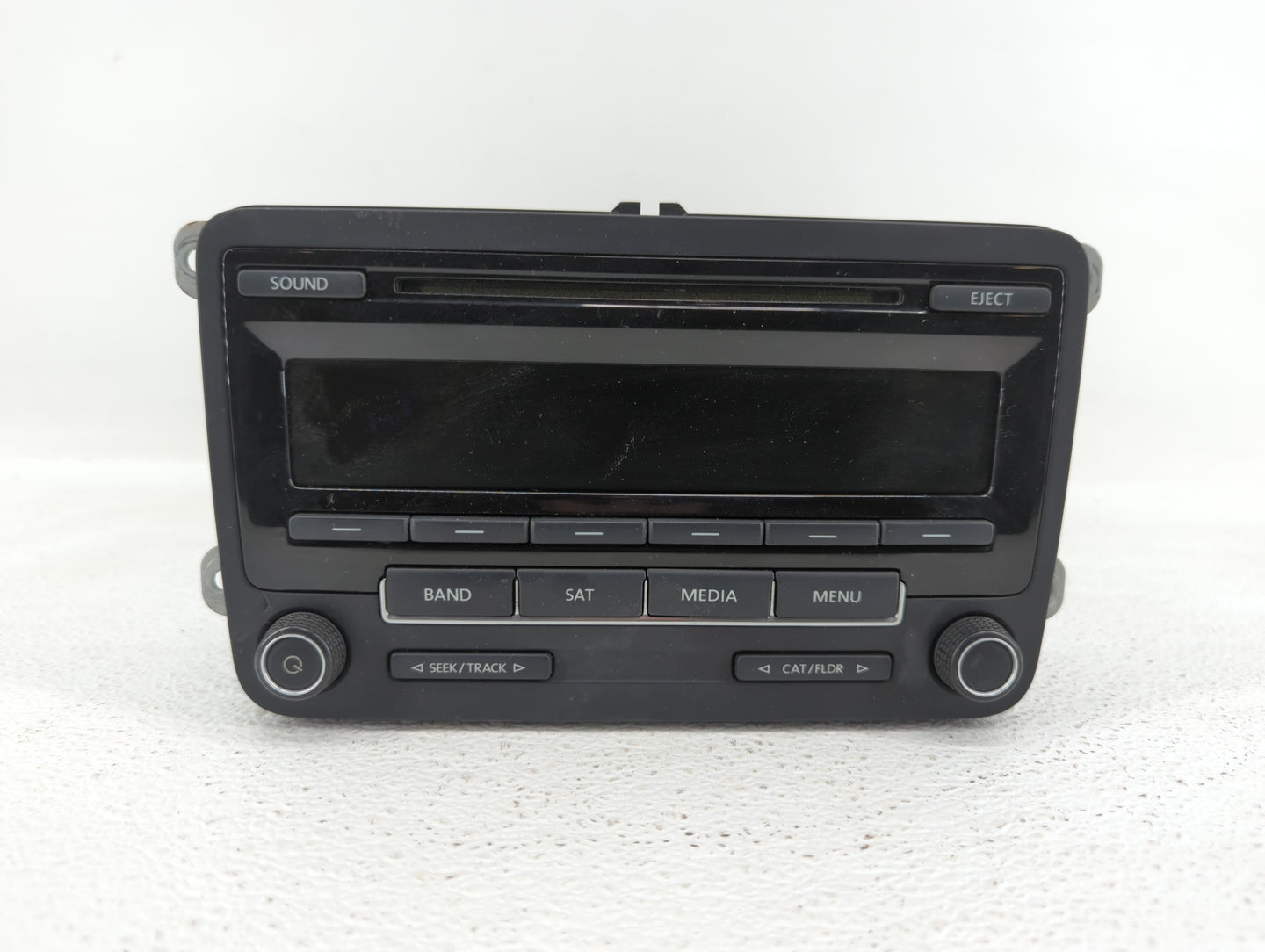 2015-2017 Volkswagen Jetta Am Fm Cd Player Radio Receiver - Oemusedautoparts1.com