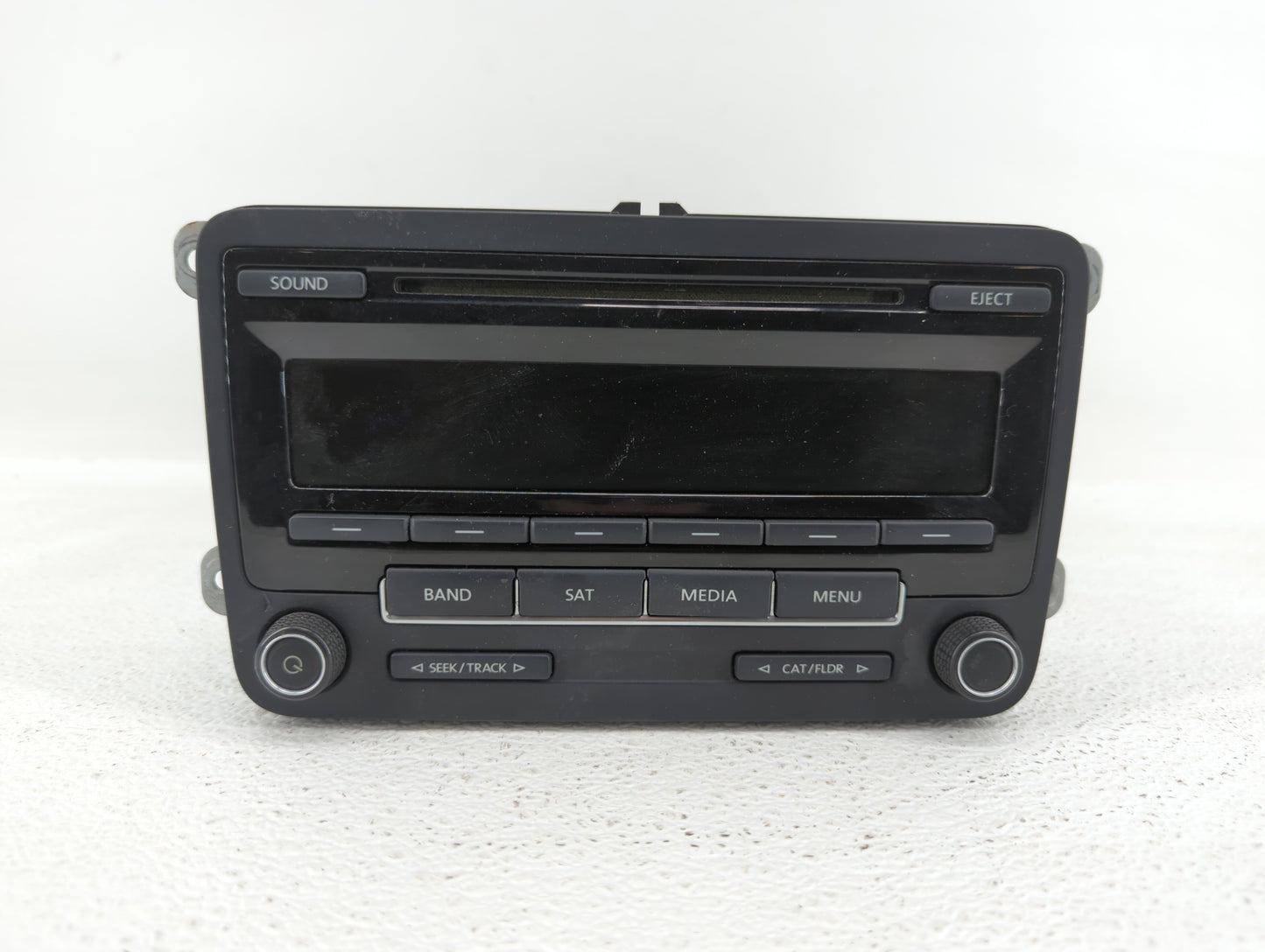 2015-2017 Volkswagen Jetta Am Fm Cd Player Radio Receiver - Oemusedautoparts1.com