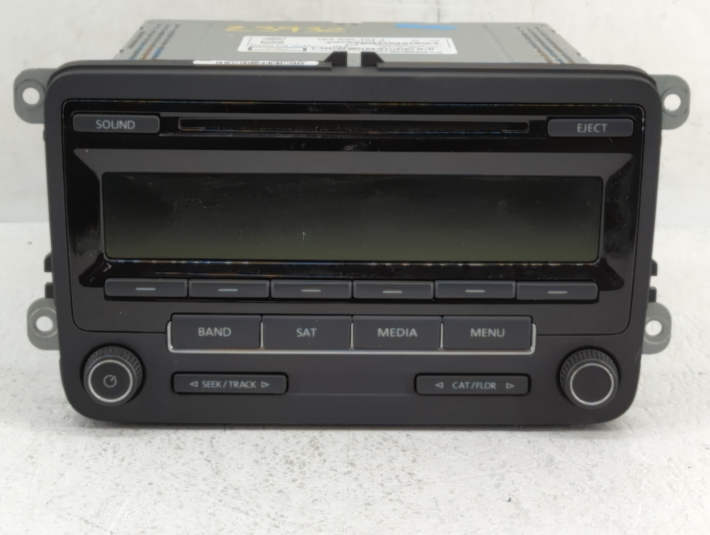 2015-2017 Volkswagen Jetta Am Fm Cd Player Radio Receiver - Oemusedautoparts1.com