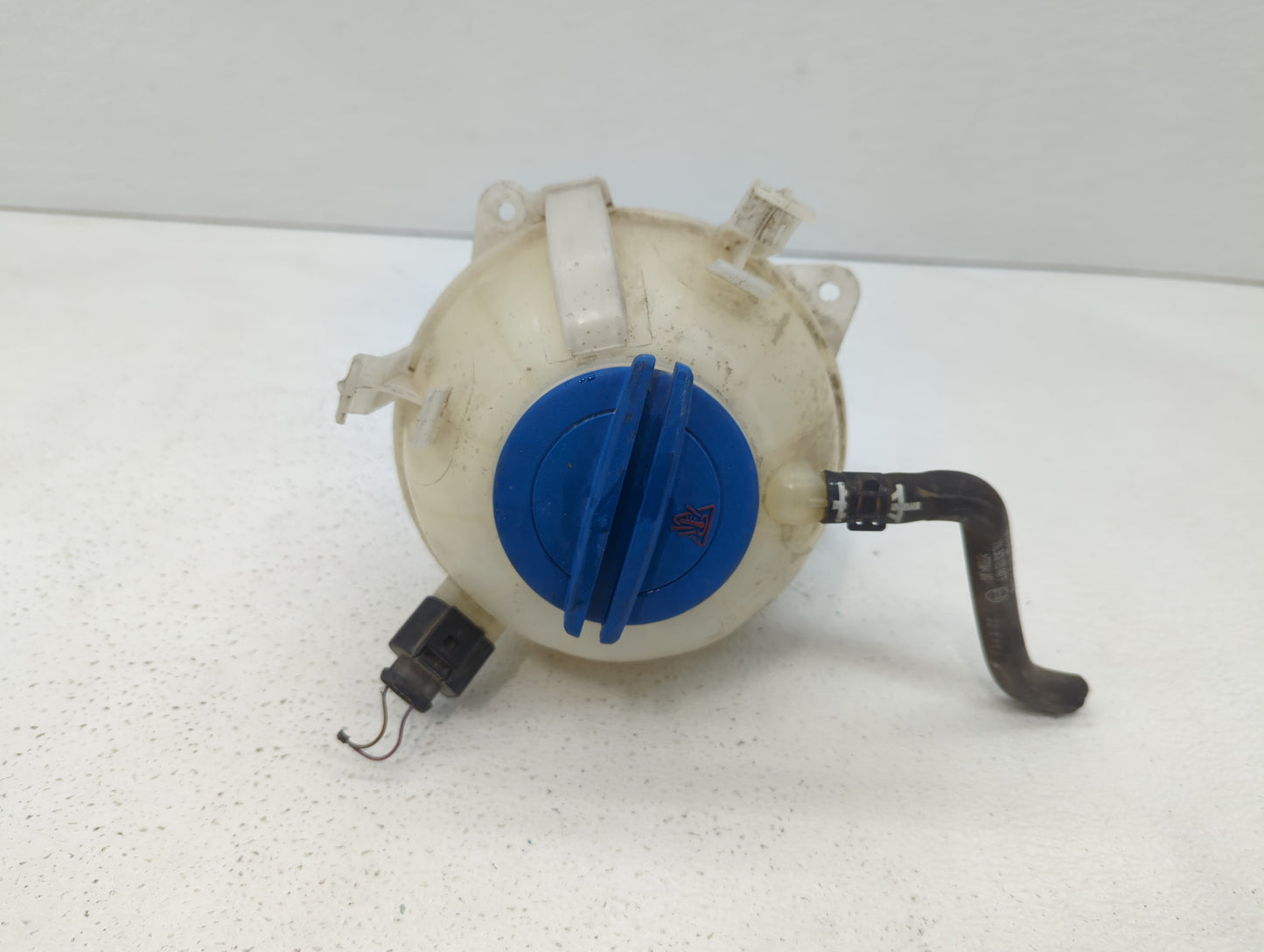 2005 Volkswagen Jetta Radiator Coolant Overflow Expansion Tank Bottle - Oemusedautoparts1.com