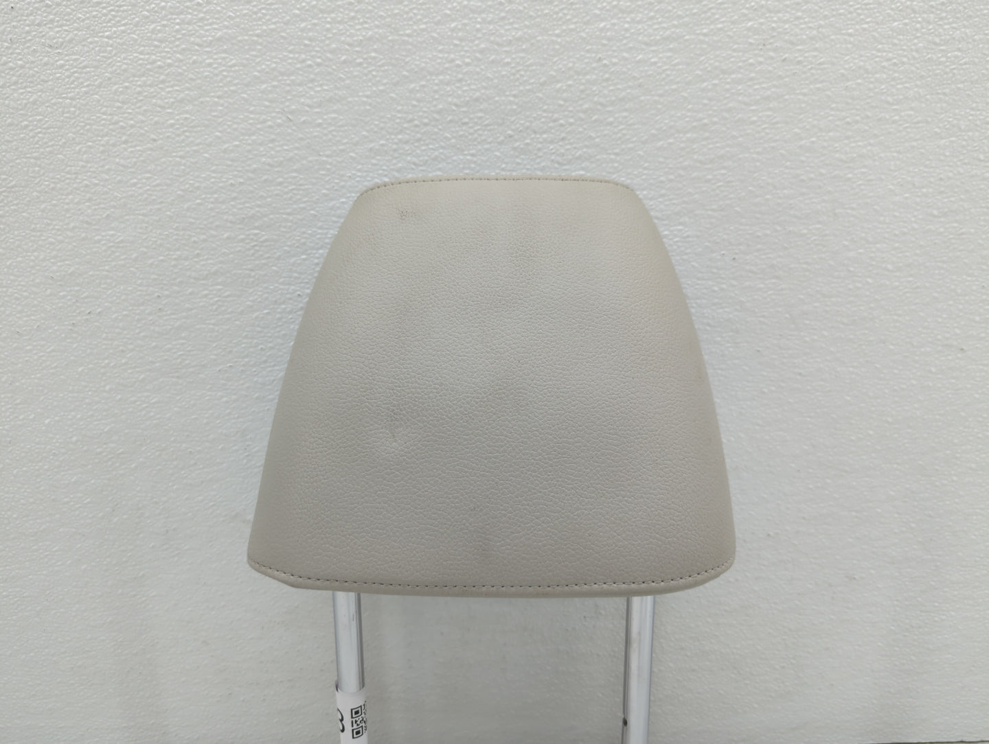 2015-2018 Volkswagen Jetta Headrest Head Rest Front Driver Passenger Seat - Oemusedautoparts1.com