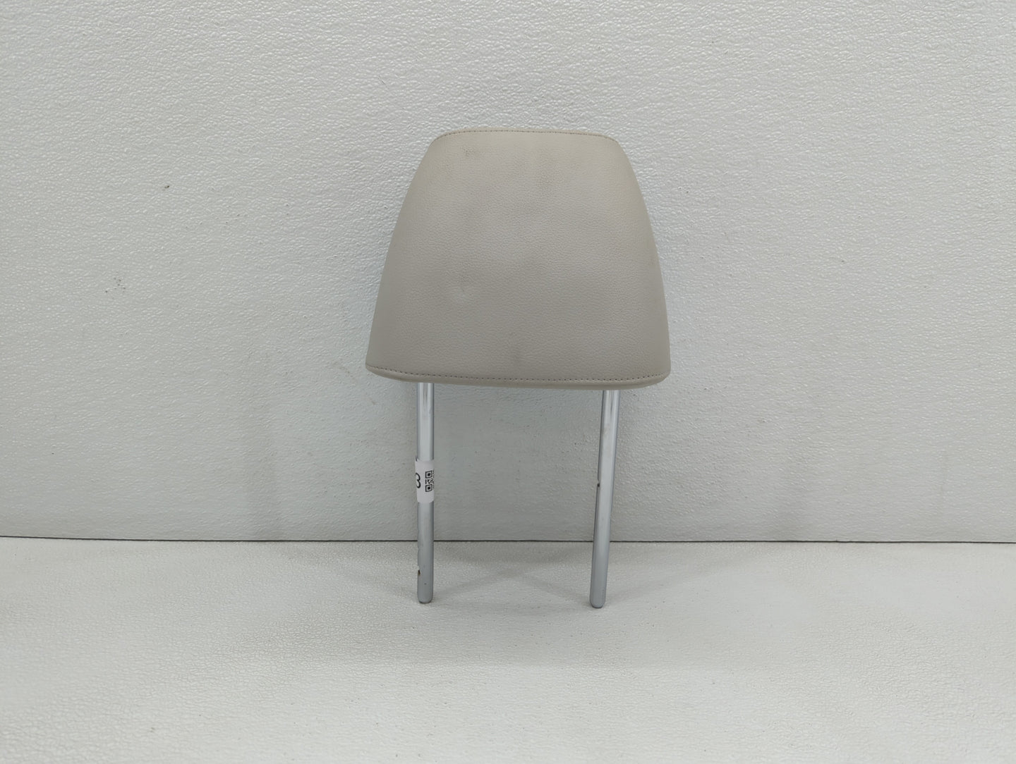 2015-2018 Volkswagen Jetta Headrest Head Rest Front Driver Passenger Seat - Oemusedautoparts1.com