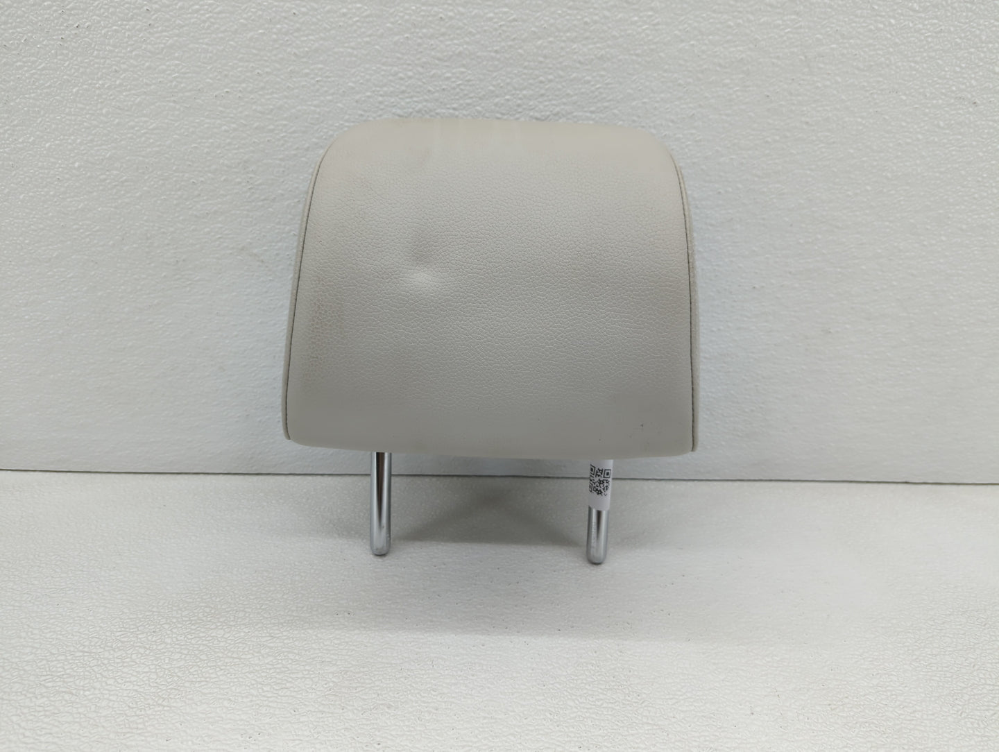 2015-2018 Volkswagen Jetta Headrest Head Rest Front Driver Passenger Seat - Oemusedautoparts1.com