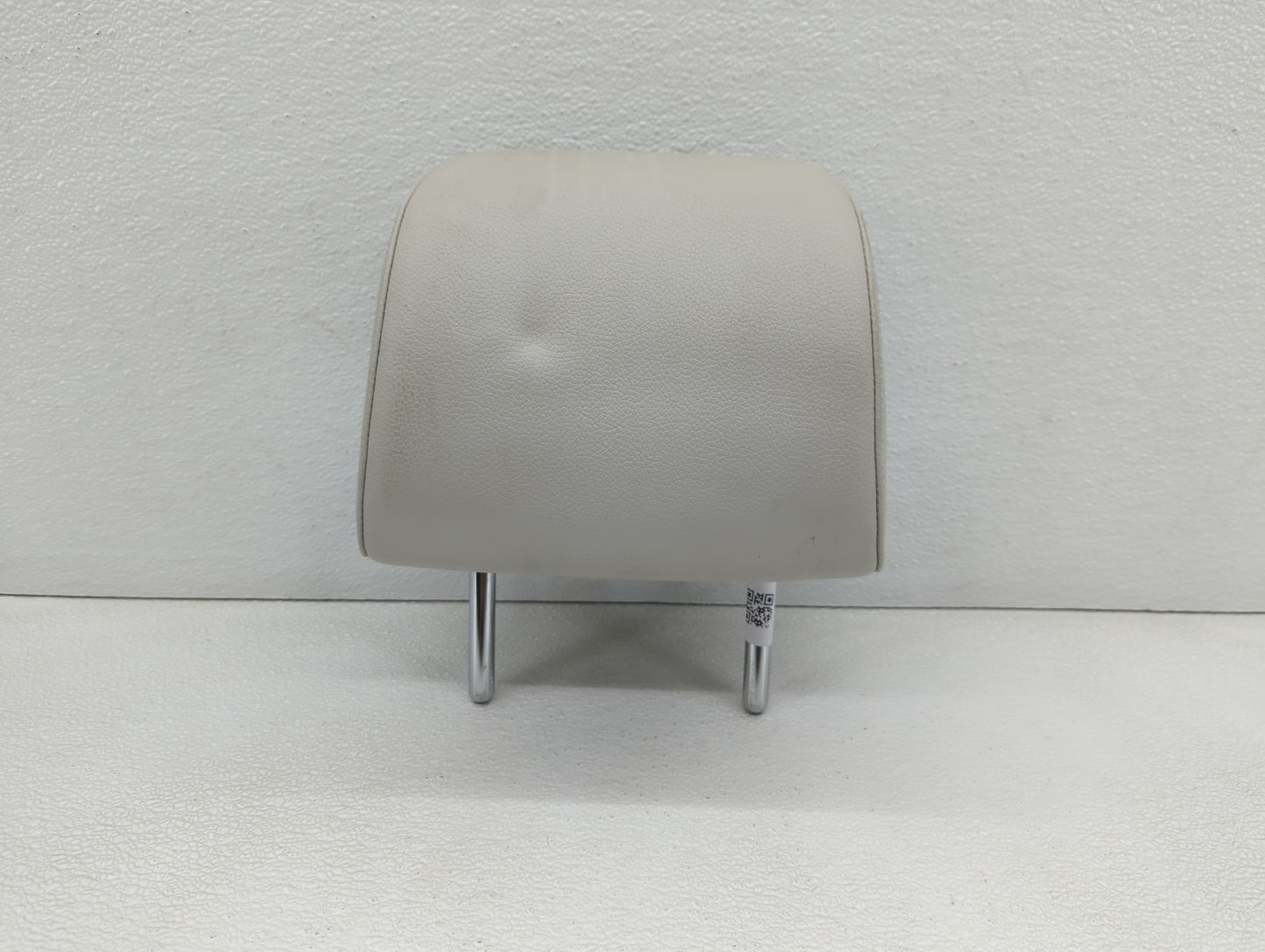 2015-2018 Volkswagen Jetta Headrest Head Rest Front Driver Passenger Seat - Oemusedautoparts1.com
