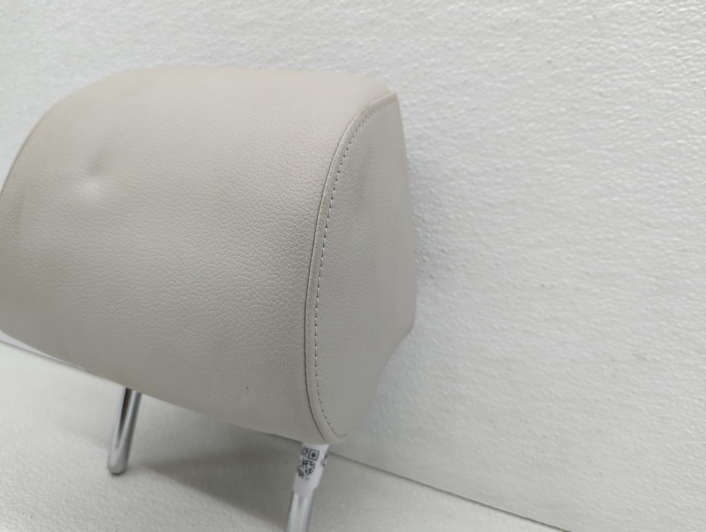 2015-2018 Volkswagen Jetta Headrest Head Rest Front Driver Passenger Seat - Oemusedautoparts1.com