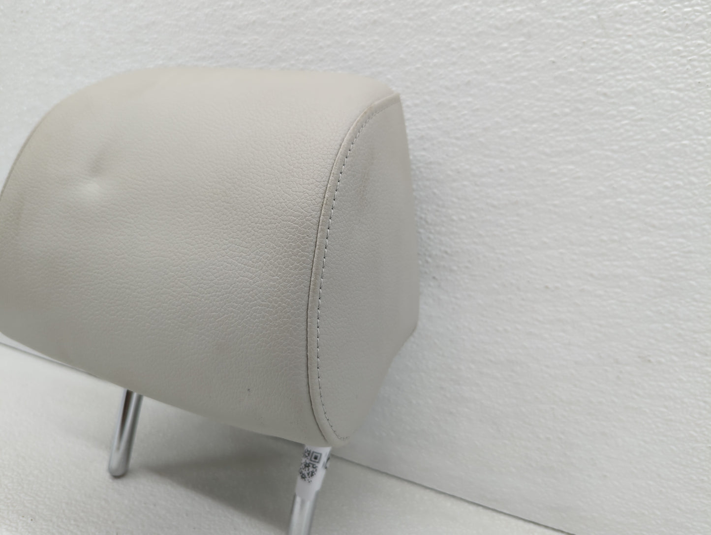 2015-2018 Volkswagen Jetta Headrest Head Rest Front Driver Passenger Seat - Oemusedautoparts1.com