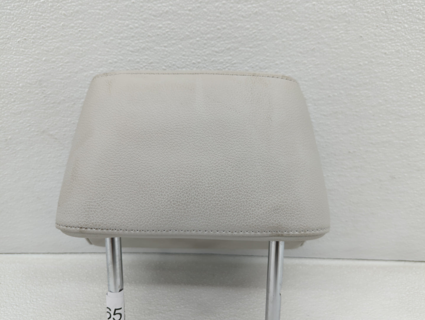 2015-2018 Volkswagen Jetta Headrest Head Rest Front Driver Passenger Seat - Oemusedautoparts1.com