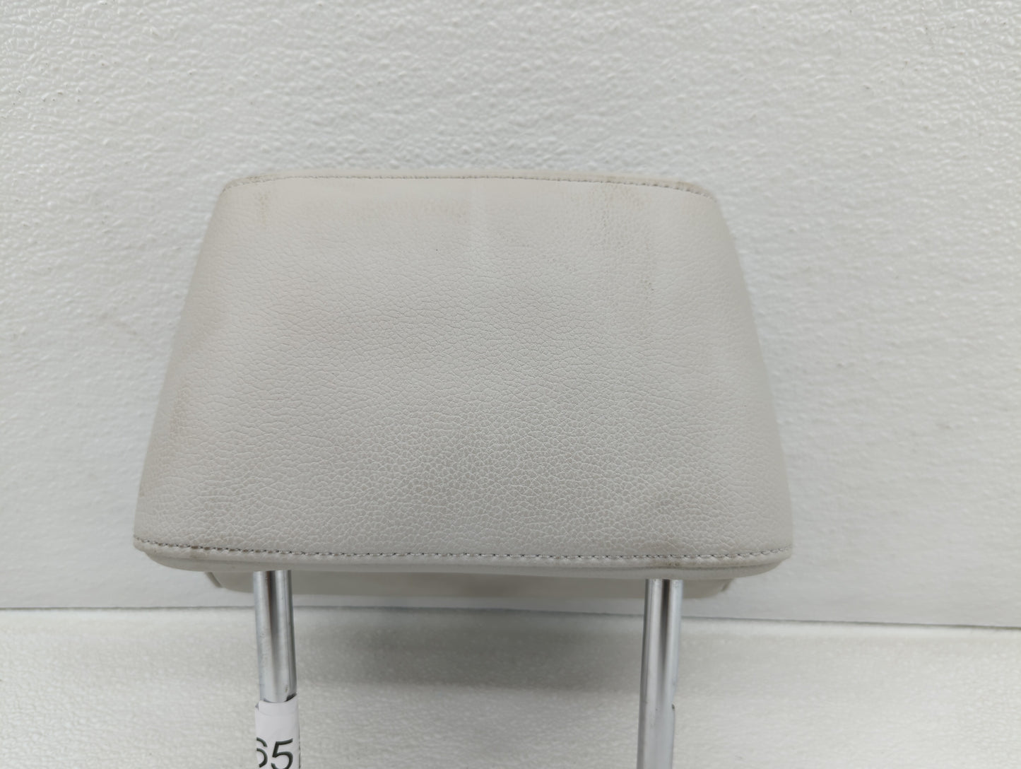 2015-2018 Volkswagen Jetta Headrest Head Rest Front Driver Passenger Seat - Oemusedautoparts1.com