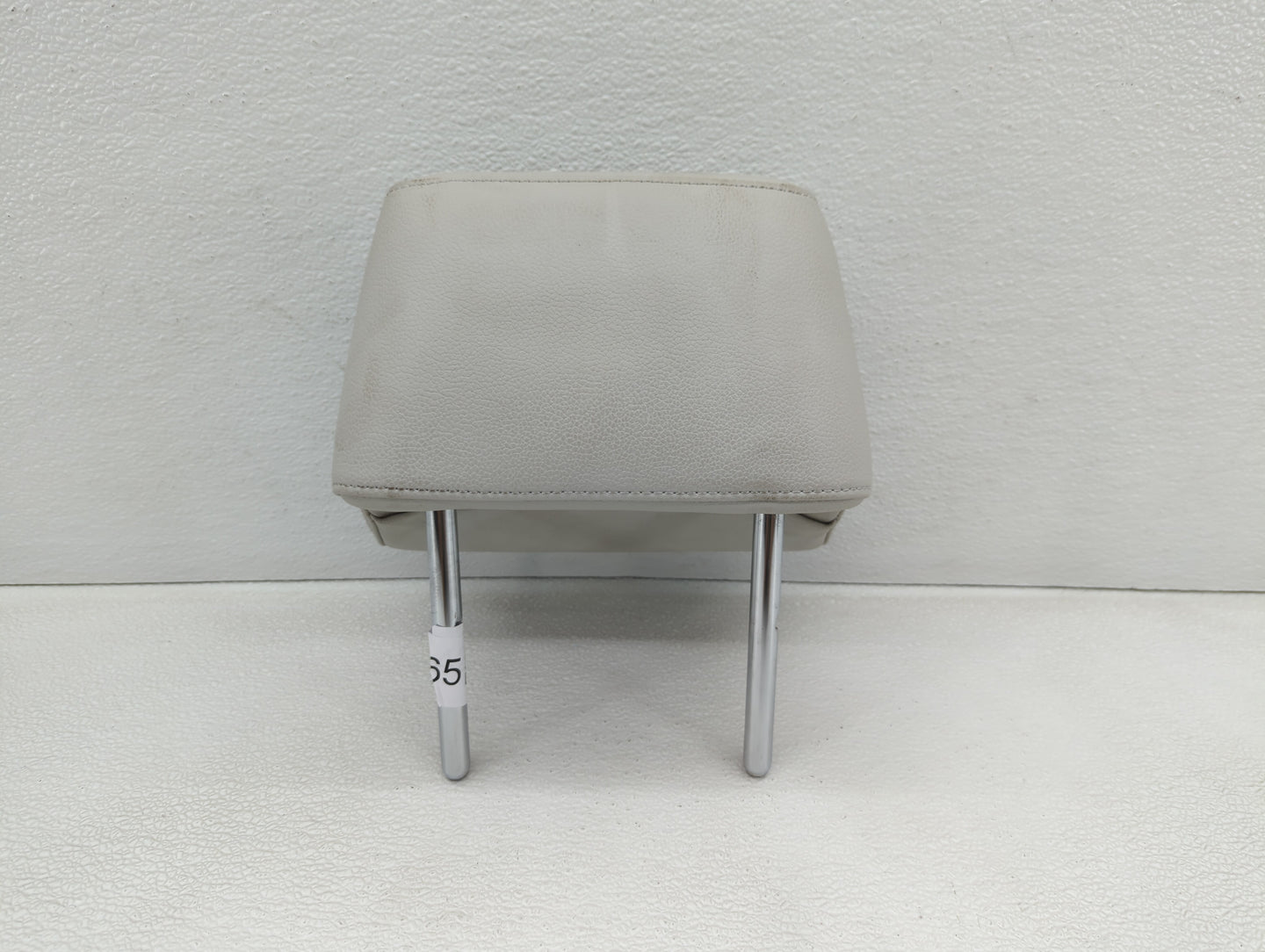 2015-2018 Volkswagen Jetta Headrest Head Rest Front Driver Passenger Seat - Oemusedautoparts1.com