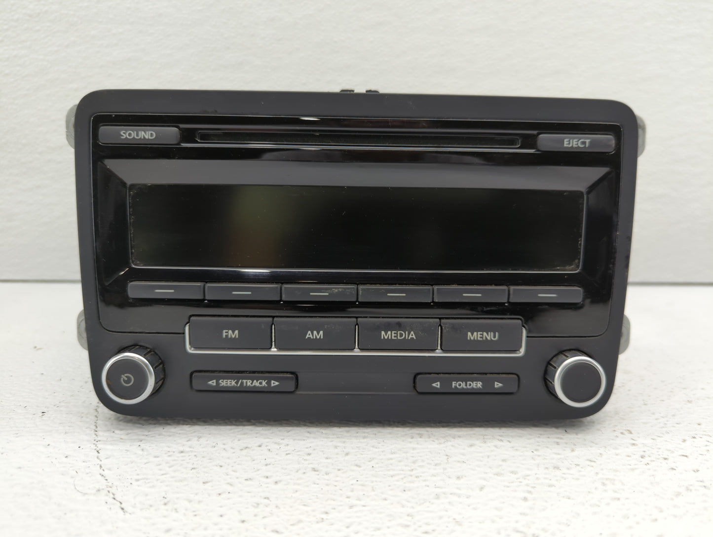 2015-2017 Volkswagen Jetta Am Fm Cd Player Radio Receiver - Oemusedautoparts1.com