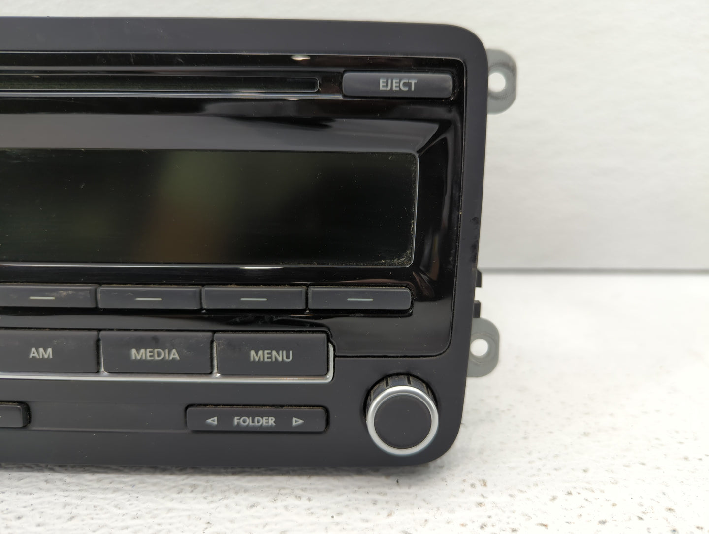 2015-2017 Volkswagen Jetta Am Fm Cd Player Radio Receiver - Oemusedautoparts1.com