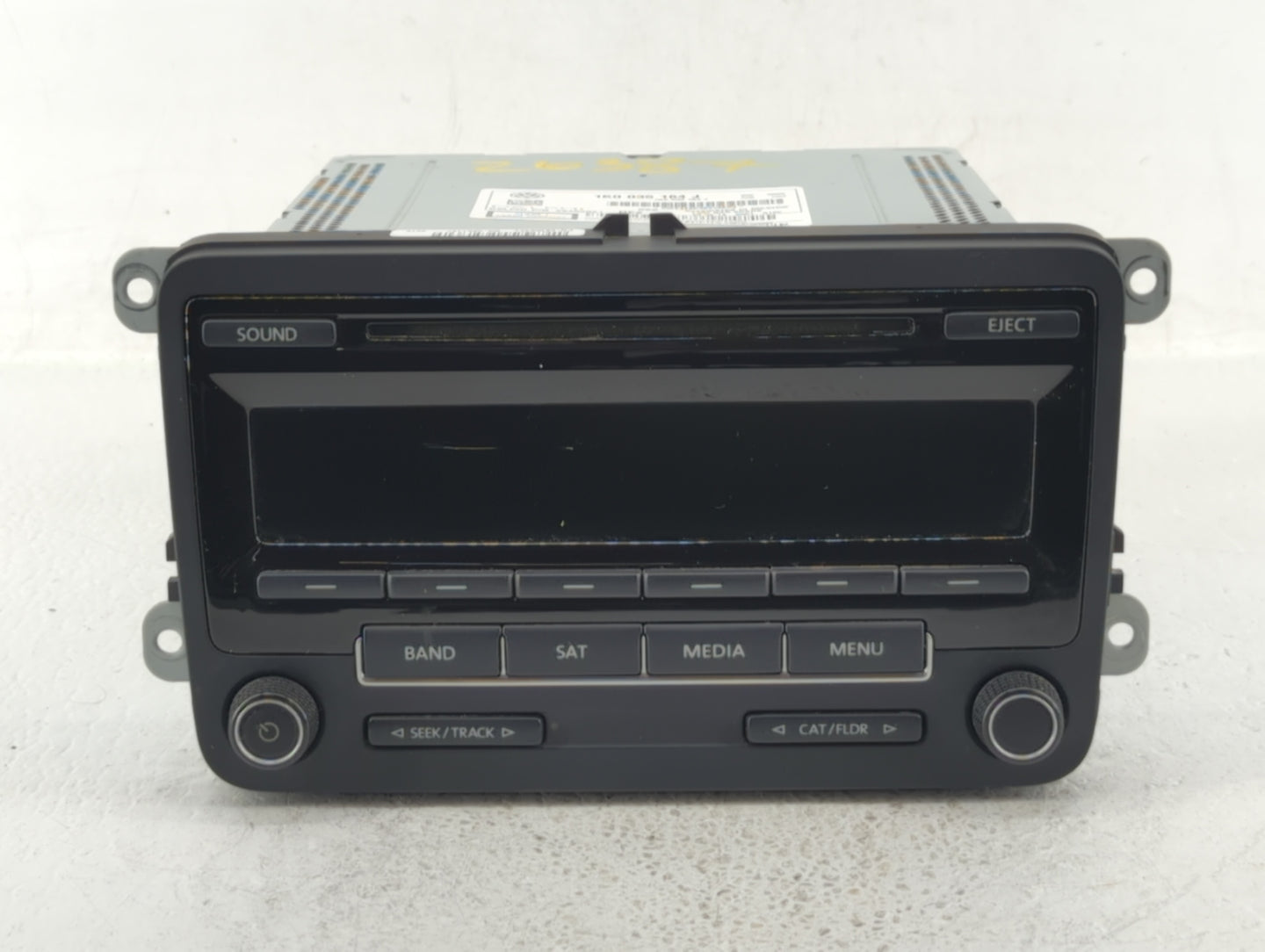 2015-2017 Volkswagen Jetta Am Fm Cd Player Radio Receiver - Oemusedautoparts1.com