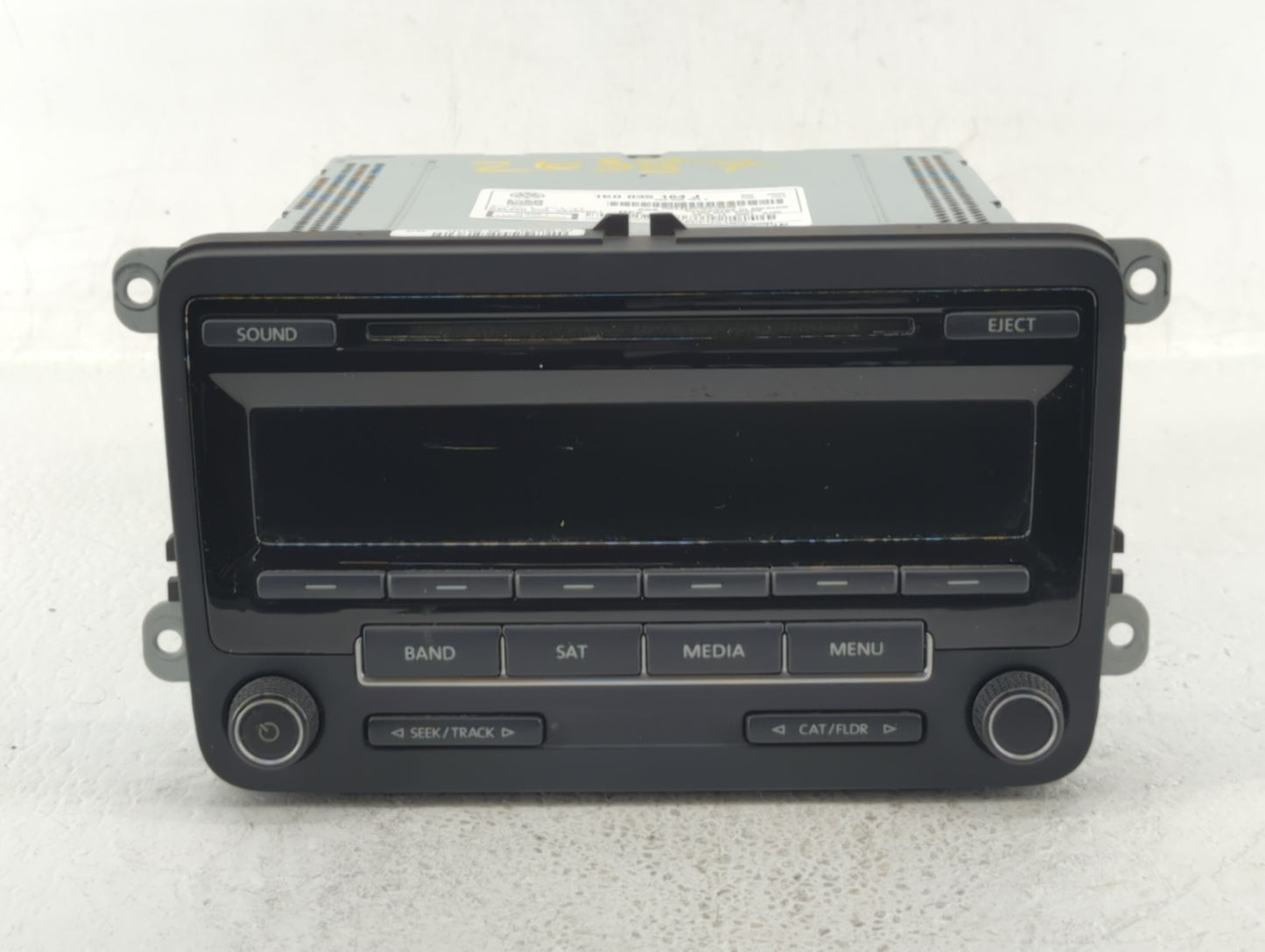 2015-2017 Volkswagen Jetta Am Fm Cd Player Radio Receiver - Oemusedautoparts1.com