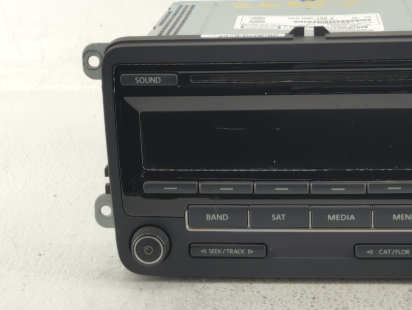 2015-2017 Volkswagen Jetta Am Fm Cd Player Radio Receiver - Oemusedautoparts1.com