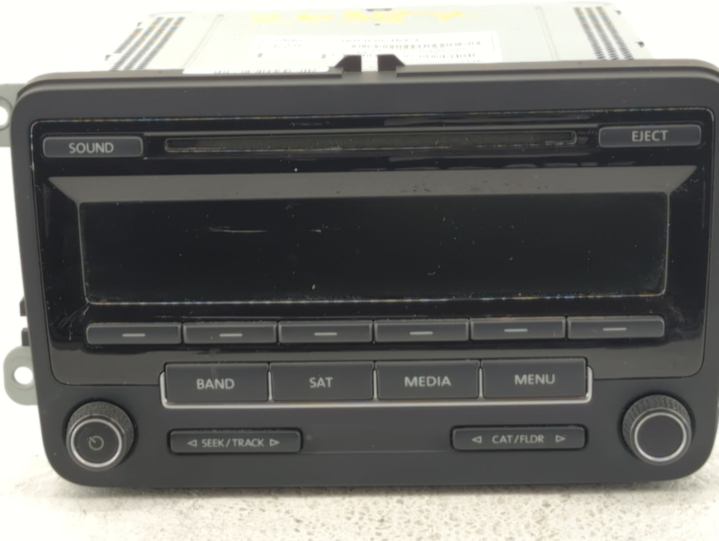 2015-2017 Volkswagen Jetta Am Fm Cd Player Radio Receiver - Oemusedautoparts1.com