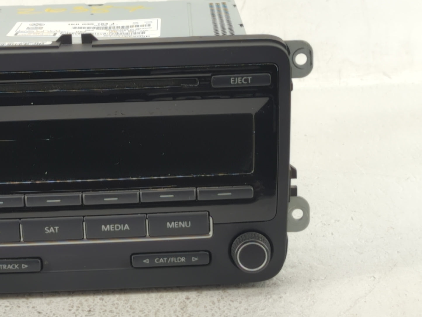 2015-2017 Volkswagen Jetta Am Fm Cd Player Radio Receiver - Oemusedautoparts1.com