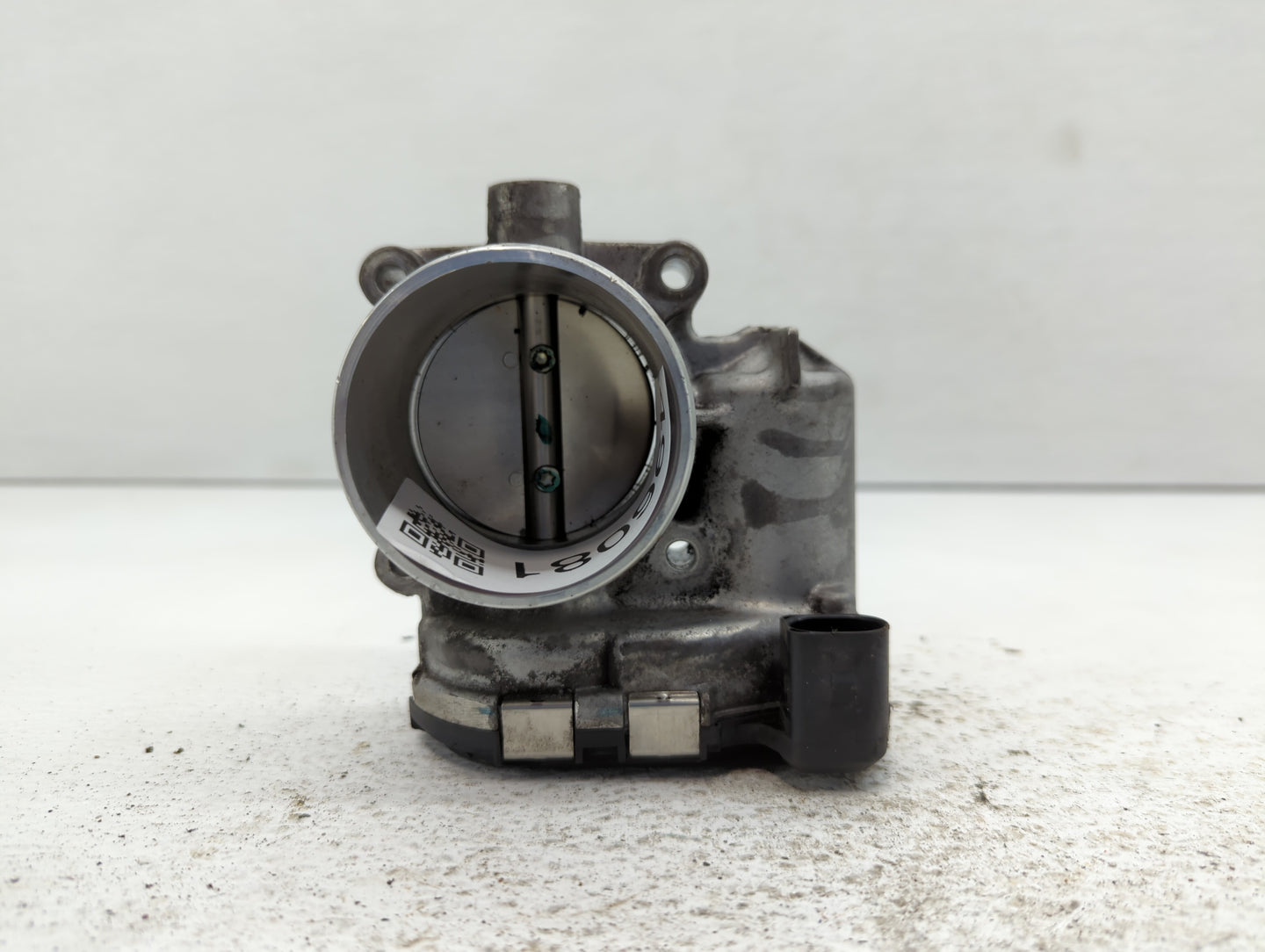 2014-2017 Volkswagen Jetta Throttle Body P/N:06K 133 062 E Fits Fits 2014 2015 2016 2017 OEM Used Auto Parts - Oemusedautopa
